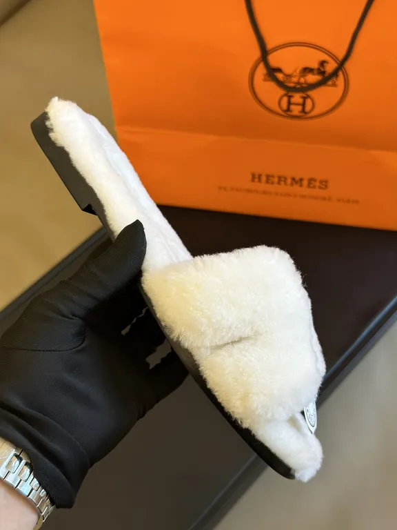 Hermes Shoe 